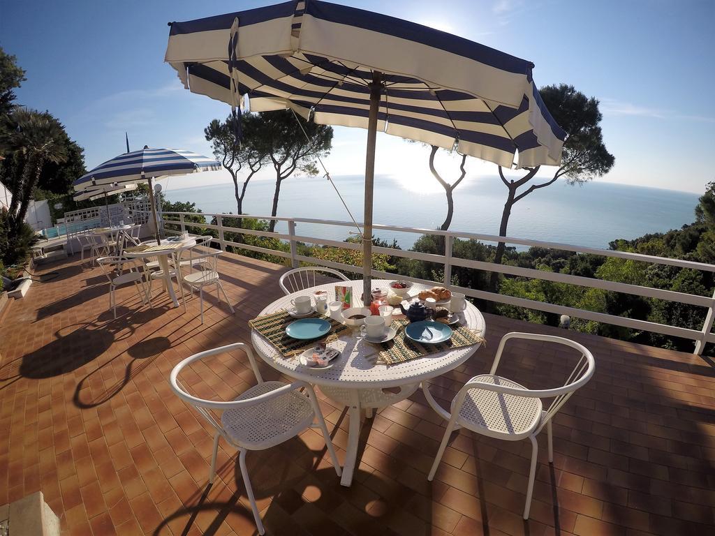 Sea View Sirolo Di Amedeo Bed and Breakfast Buitenkant foto