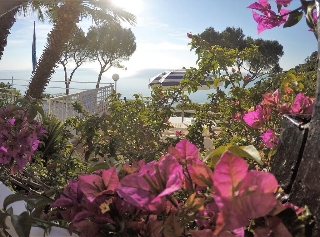 Sea View Sirolo Di Amedeo Bed and Breakfast Buitenkant foto